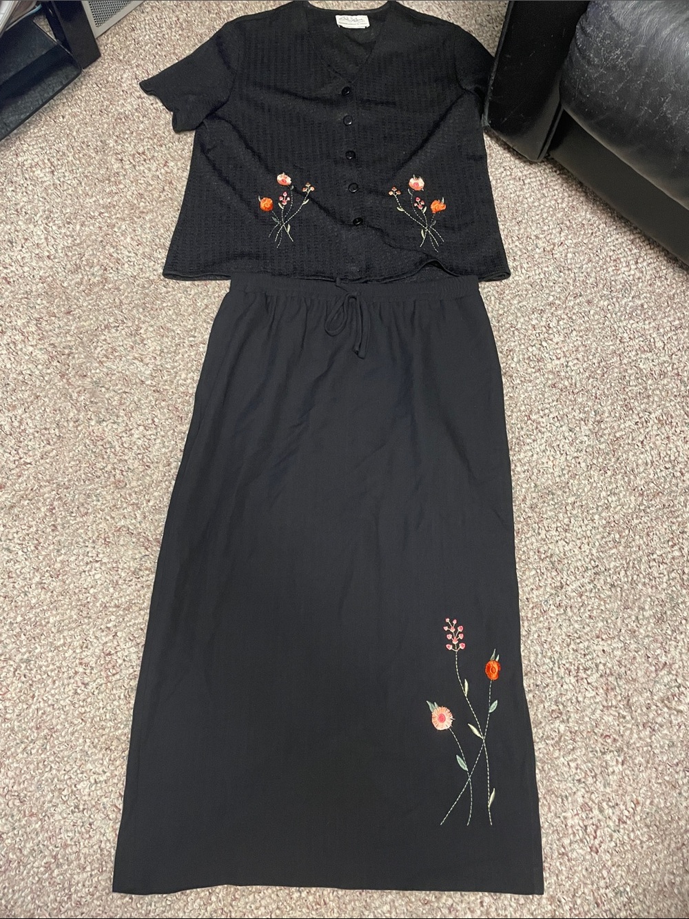 Vintage 90s Black Two-Piece maxi skirt Set with Hand-Embroidered Floral Detail